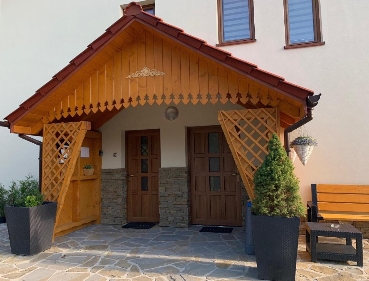 Willa Beskidzka Myślenice Exteriör bild